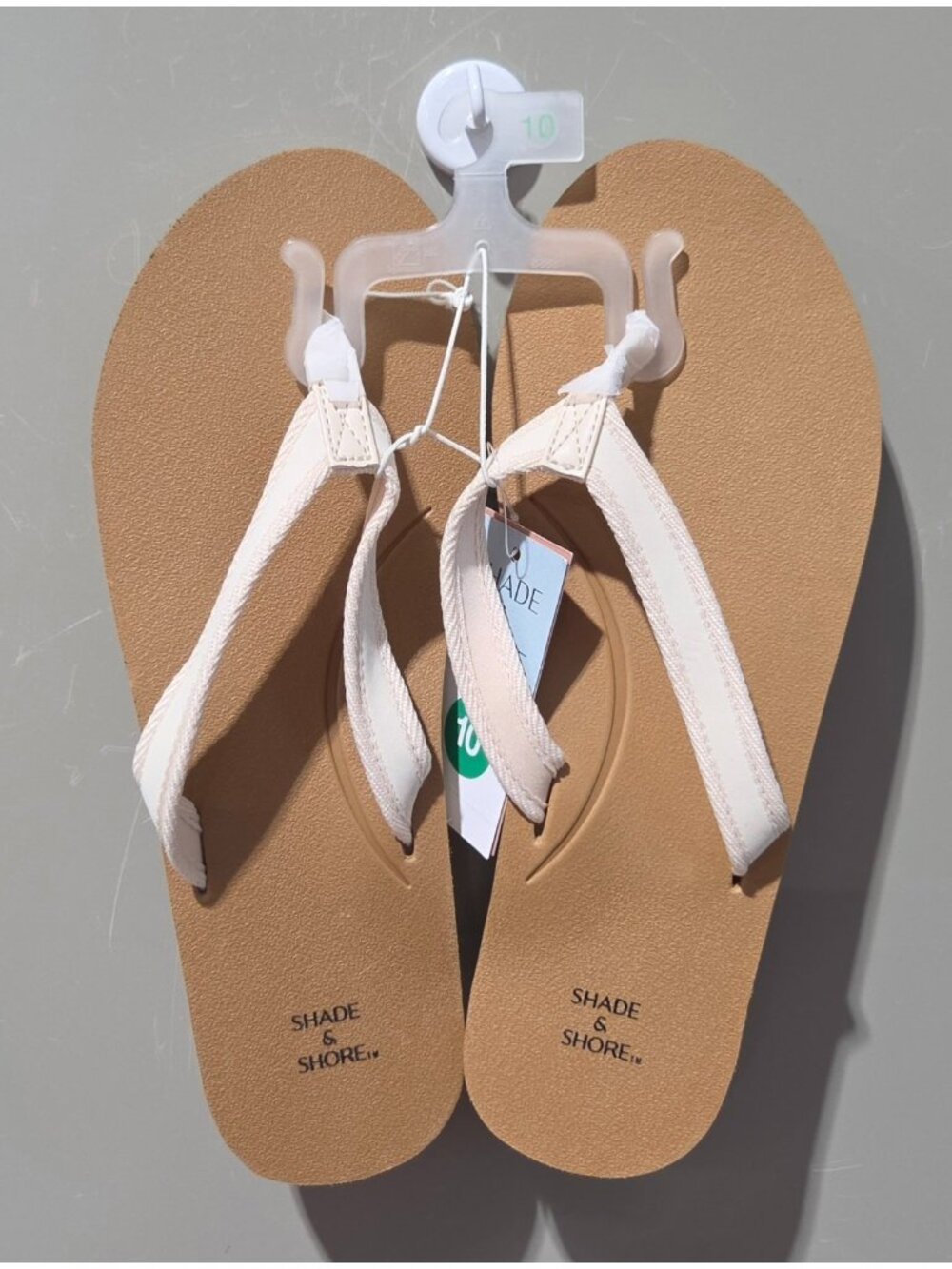 Shade & Shore Nona White & Tan Thong Style Classic Flip Flops -- Women's Size 10